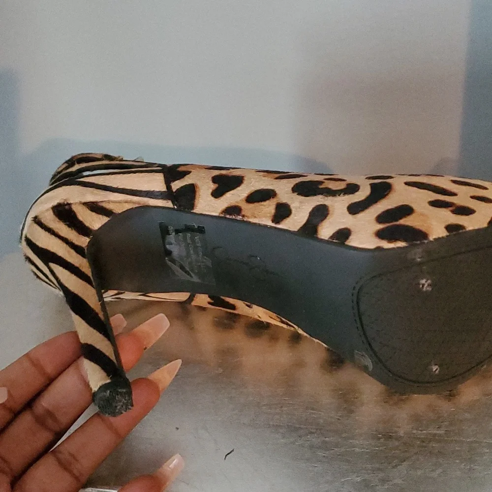 Jessica Simpson, leopard print, stiletto strapped heel, size 9 - Picture 4 of 6